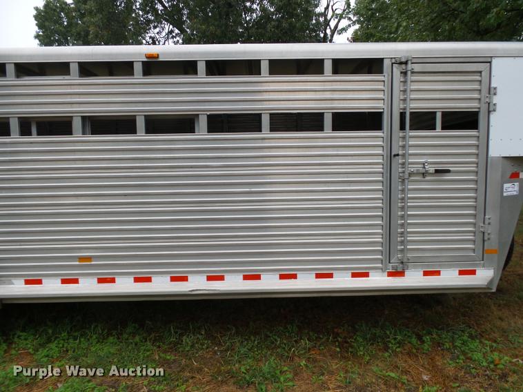 image for item K1085 2002 Sundowner Rancher livestock trailer