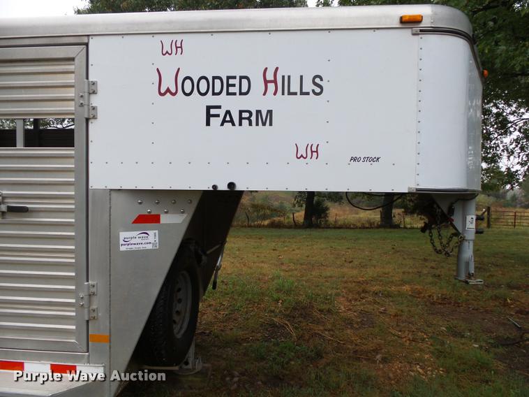 image for item K1085 2002 Sundowner Rancher livestock trailer