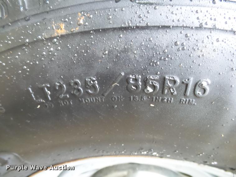 image for item K1085 2002 Sundowner Rancher livestock trailer