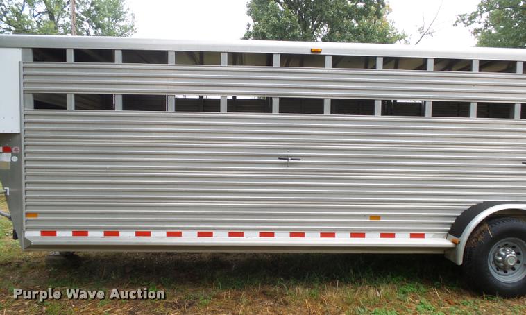 image for item K1085 2002 Sundowner Rancher livestock trailer