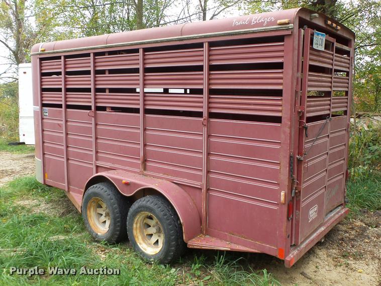 image for item K1452 2003 Wright Way Bison horse trailer