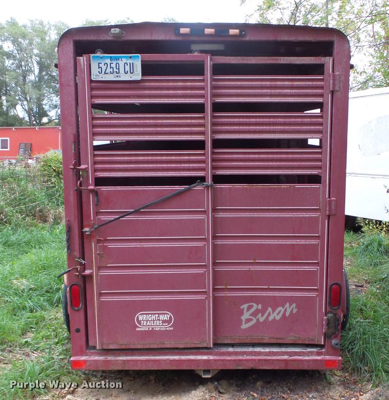 image for item K1452 2003 Wright Way Bison horse trailer