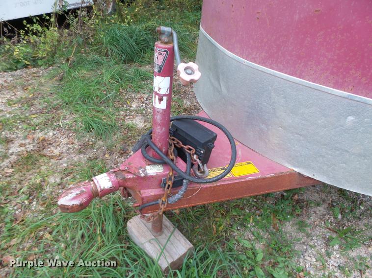 image for item K1452 2003 Wright Way Bison horse trailer