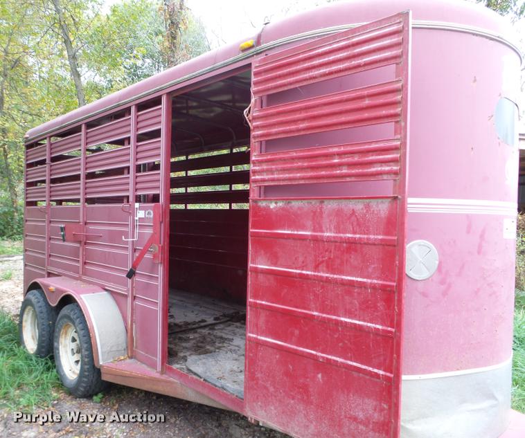 image for item K1452 2003 Wright Way Bison horse trailer