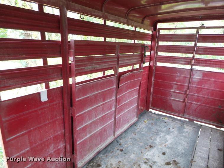image for item K1452 2003 Wright Way Bison horse trailer