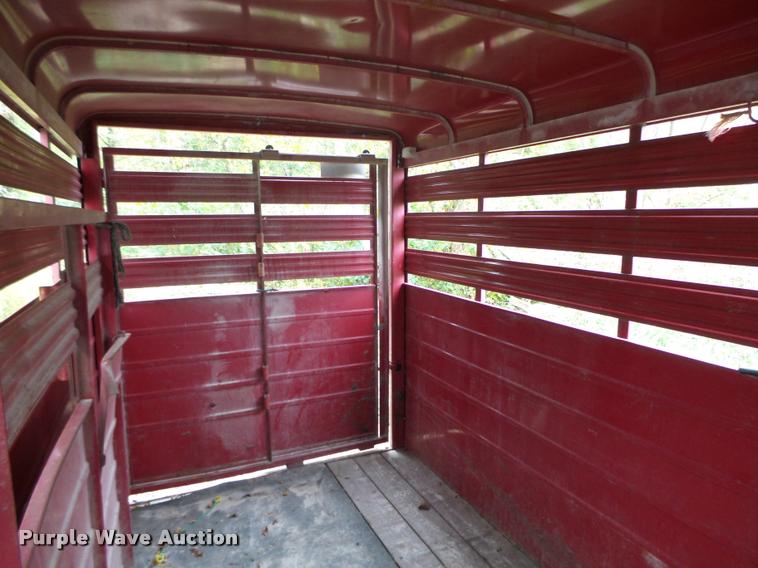 image for item K1452 2003 Wright Way Bison horse trailer