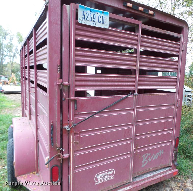 image for item K1452 2003 Wright Way Bison horse trailer