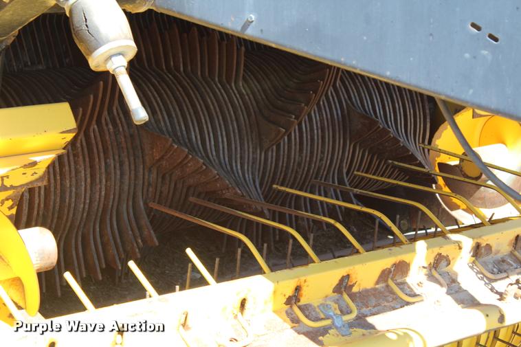 image for item K1911 New Holland BB960A Crop Cutter large square baler