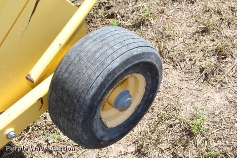 image for item K1911 New Holland BB960A Crop Cutter large square baler