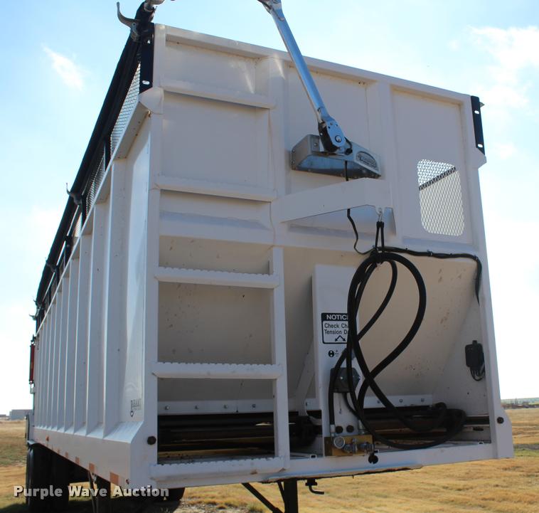 image for item K1919 2016 Shop built Laramy live bottom silage trailer