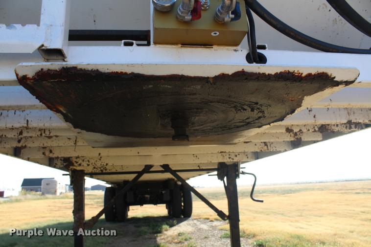 image for item K1919 2016 Shop built Laramy live bottom silage trailer