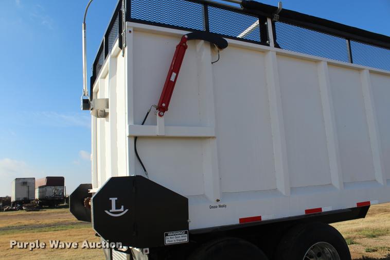 image for item K1919 2016 Shop built Laramy live bottom silage trailer