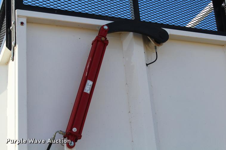 image for item K1919 2016 Shop built Laramy live bottom silage trailer