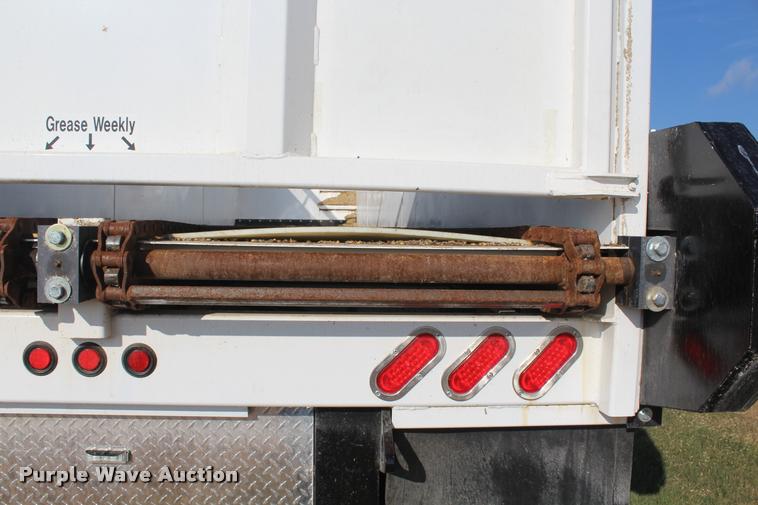 image for item K1919 2016 Shop built Laramy live bottom silage trailer