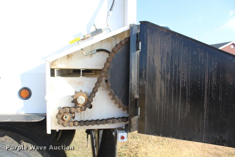 image for item K1919 2016 Shop built Laramy live bottom silage trailer