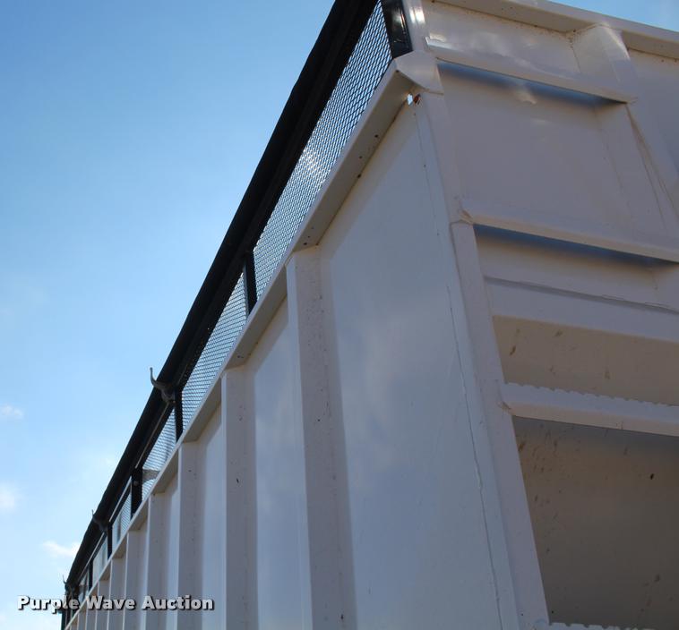 image for item K1919 2016 Shop built Laramy live bottom silage trailer