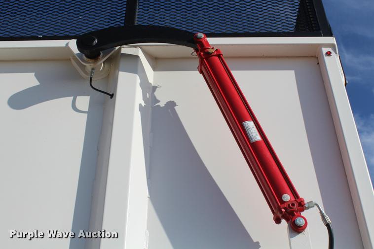 image for item K1919 2016 Shop built Laramy live bottom silage trailer