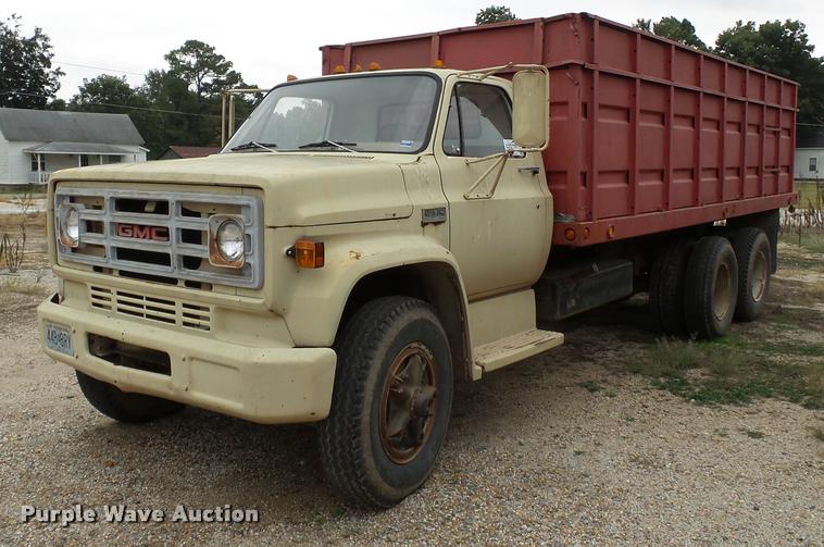 image for item K3455 1975 GMC 6500 grain truck