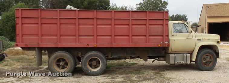 image for item K3455 1975 GMC 6500 grain truck