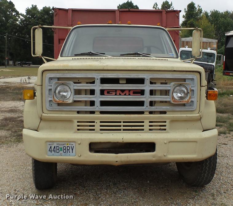 image for item K3455 1975 GMC 6500 grain truck