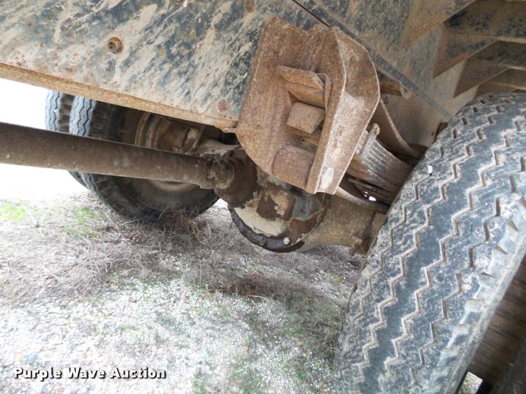 image for item K3455 1975 GMC 6500 grain truck