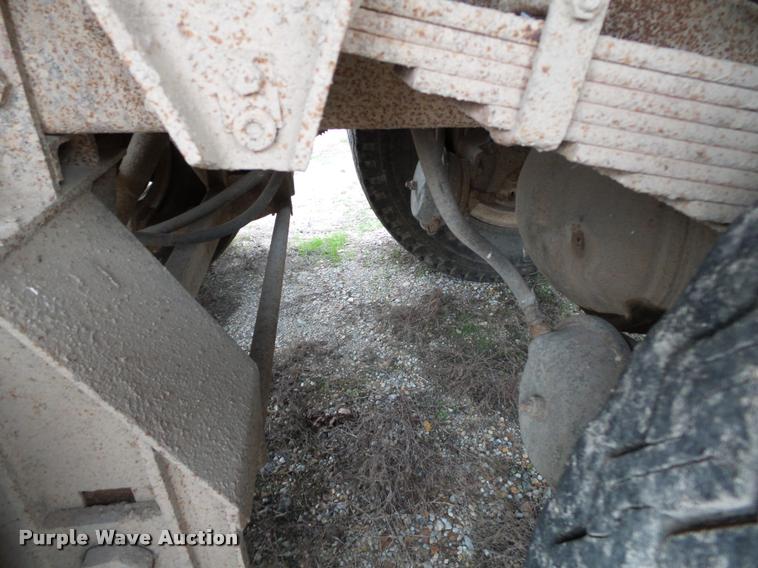 image for item K3455 1975 GMC 6500 grain truck