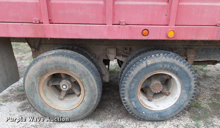 image for item K3455 1975 GMC 6500 grain truck