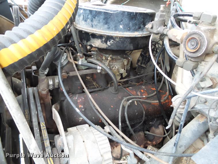 image for item K3455 1975 GMC 6500 grain truck