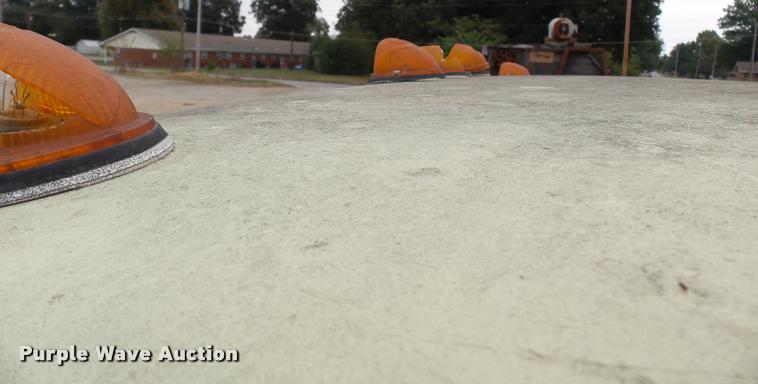 image for item K3455 1975 GMC 6500 grain truck