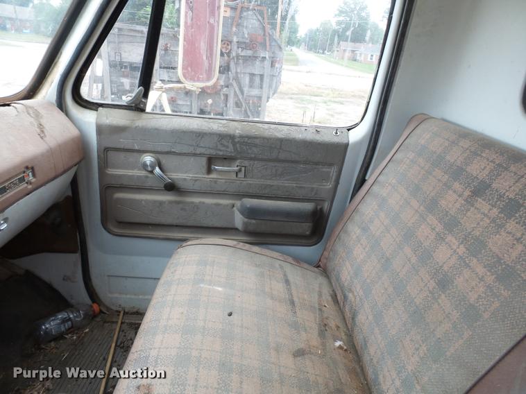 image for item K3455 1975 GMC 6500 grain truck