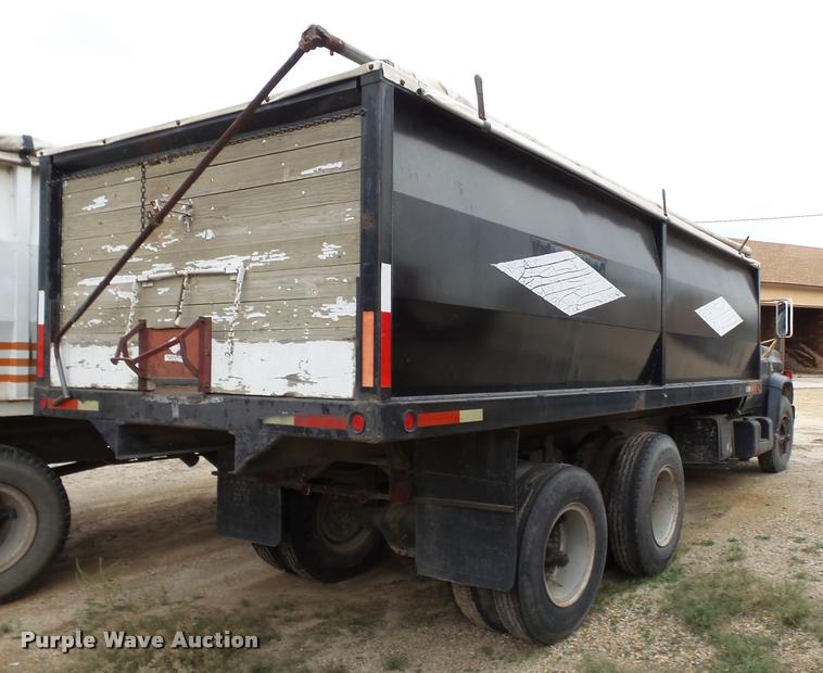 image for item K3456 1978 Chevrolet C65 grain truck