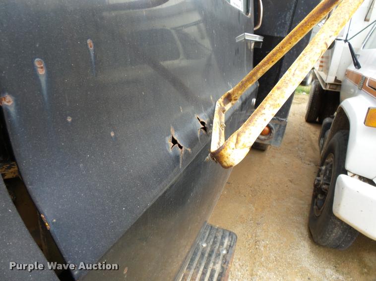 image for item K3456 1978 Chevrolet C65 grain truck