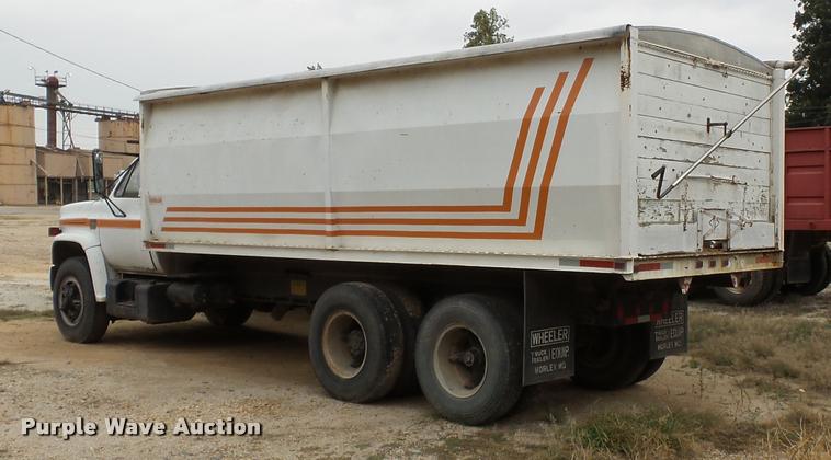 image for item K3457 1975 Chevrolet C65 grain truck