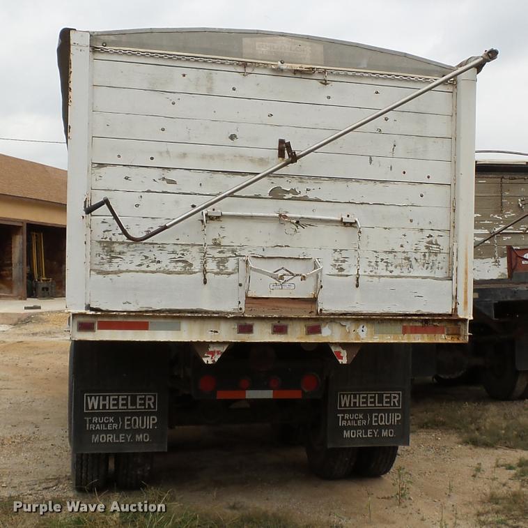 image for item K3457 1975 Chevrolet C65 grain truck