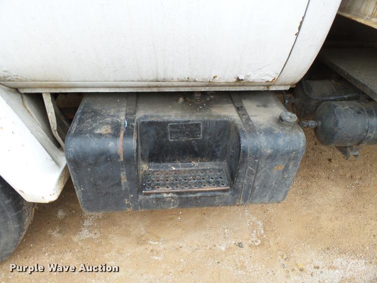 image for item K3457 1975 Chevrolet C65 grain truck