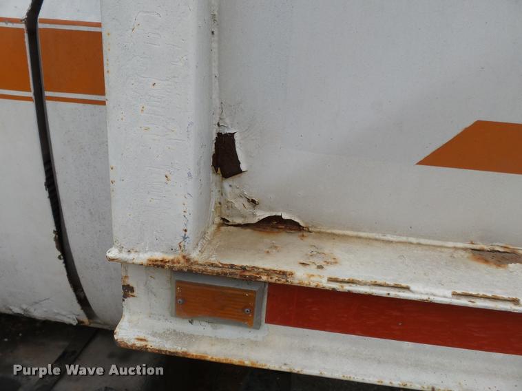 image for item K3457 1975 Chevrolet C65 grain truck