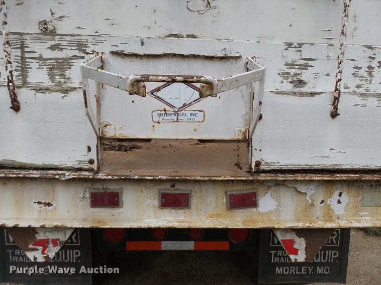 image for item K3457 1975 Chevrolet C65 grain truck
