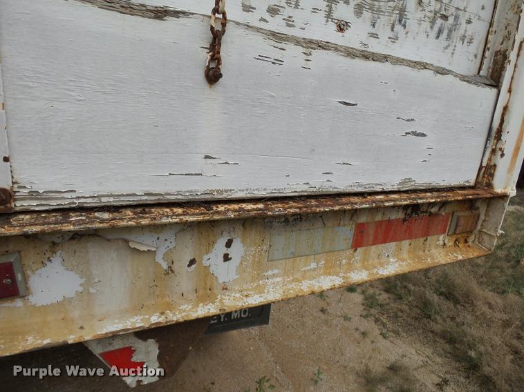 image for item K3457 1975 Chevrolet C65 grain truck