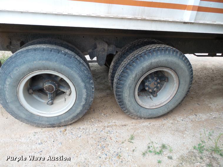 image for item K3457 1975 Chevrolet C65 grain truck