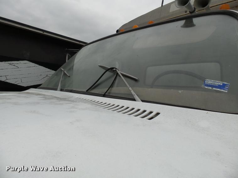 image for item K3457 1975 Chevrolet C65 grain truck