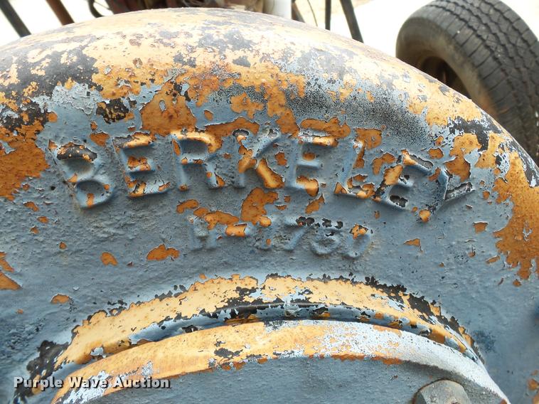 image for item K3461 Irrigation power unit and pump