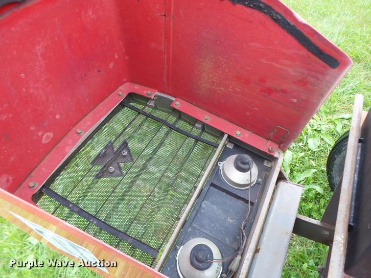 image for item K5661 Massey-Ferguson 210 tractor