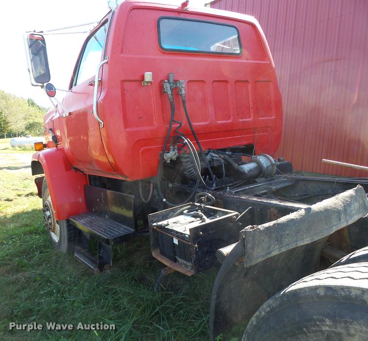 image for item K5665 1988 Chevrolet Kodiak semi truck