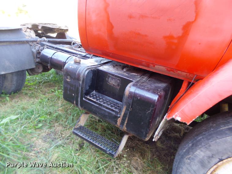 image for item K5665 1988 Chevrolet Kodiak semi truck