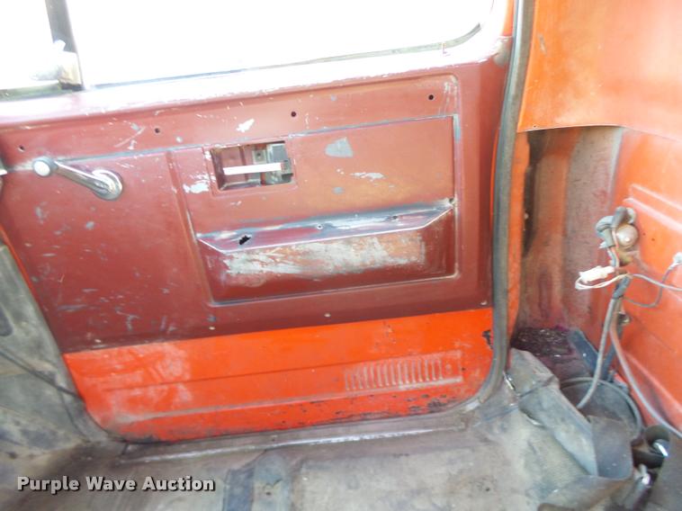 image for item K5665 1988 Chevrolet Kodiak semi truck