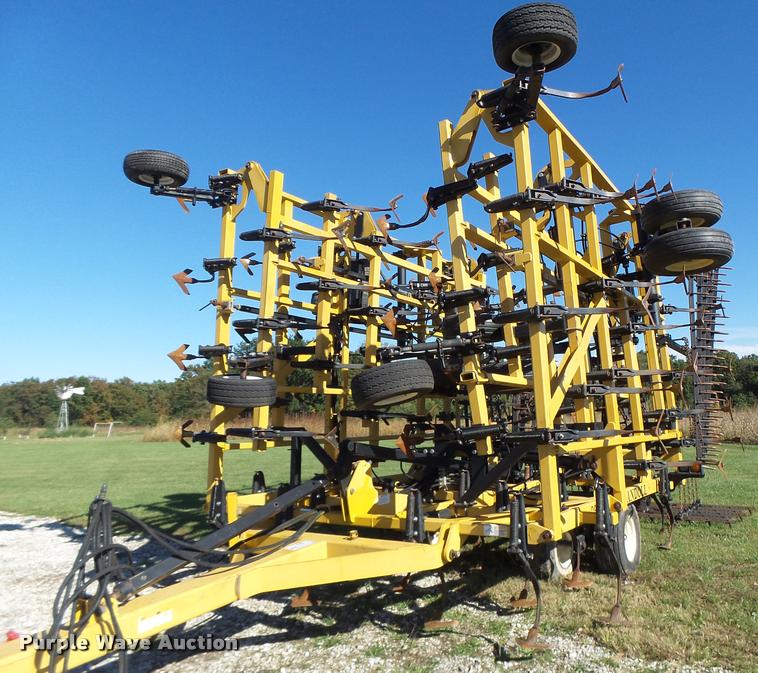 image for item K5671 Landoll 9800 field cultivator