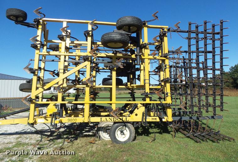 image for item K5671 Landoll 9800 field cultivator