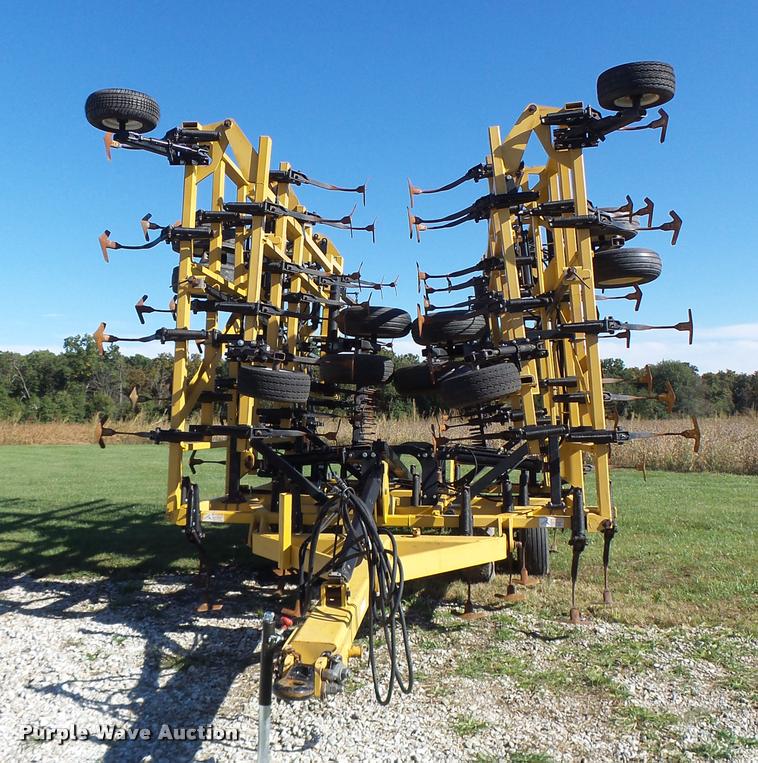 image for item K5671 Landoll 9800 field cultivator