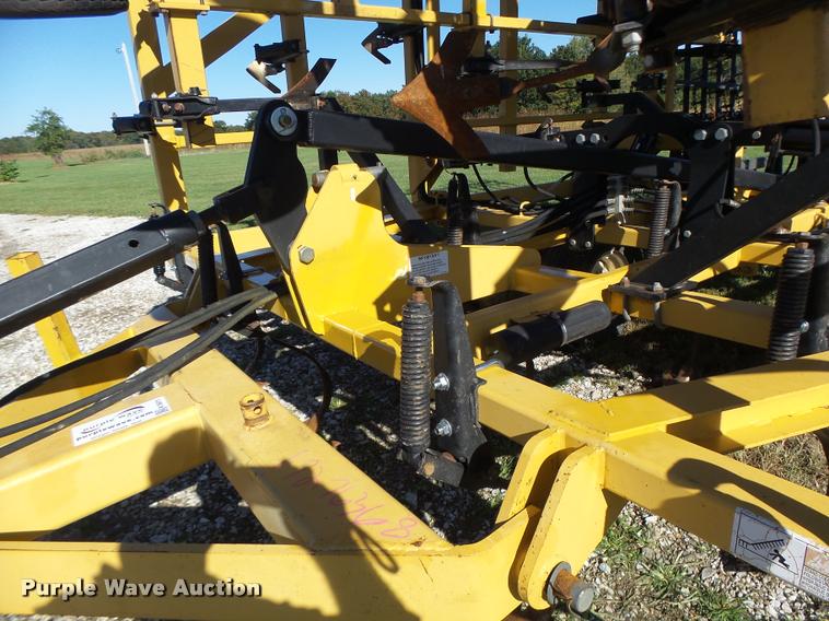 image for item K5671 Landoll 9800 field cultivator