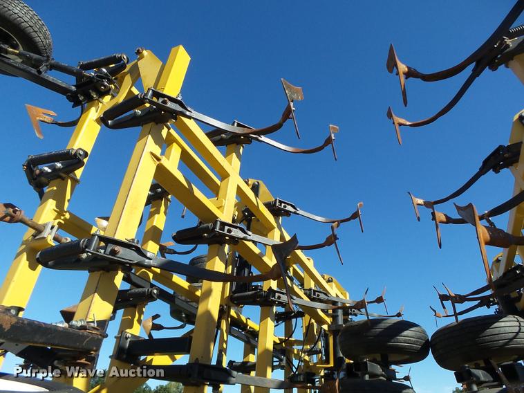 image for item K5671 Landoll 9800 field cultivator